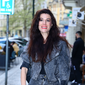 Monika Timková bude provázet odvážnou seznamkou Naked Attraction. 