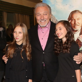 Zpěvák byl milujícím otcem Charlotty Elly (nar. 2006) a Nelly Sofie (nar. 2008).