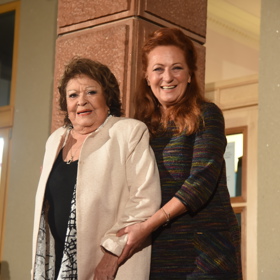 Jiřina Bohdalová  je maminkou neméně úspěšné herečky Simony Stašové. 