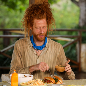 V duelu s ním byl Radek Polomík. 