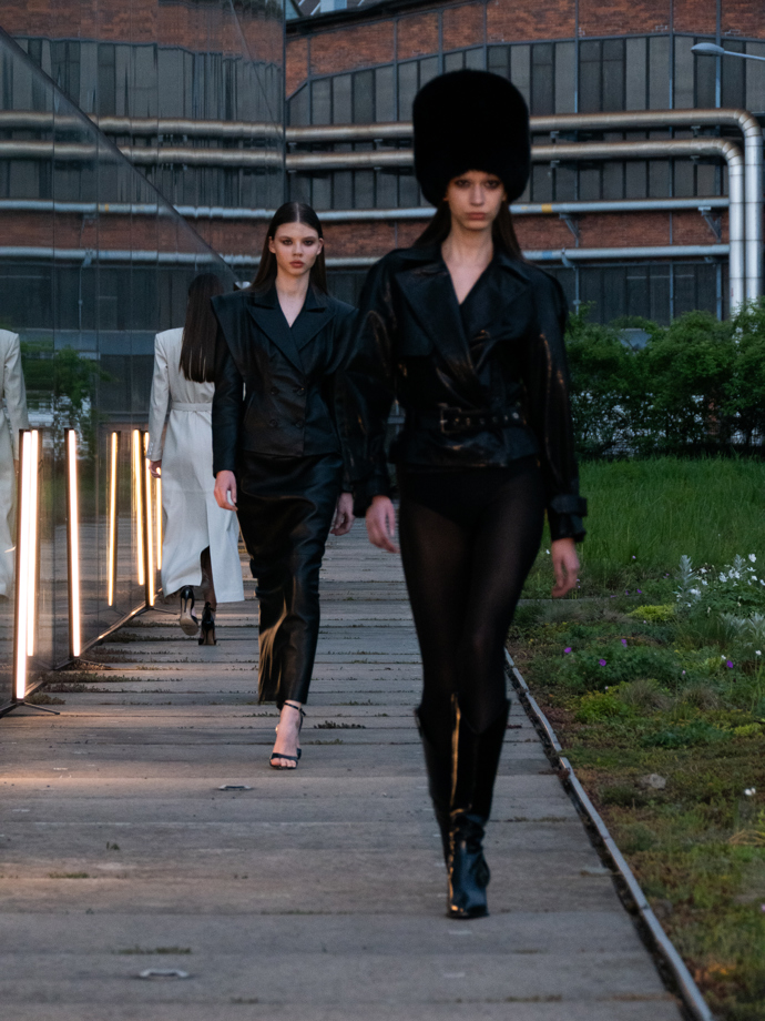 Farah Kimia představila na multižánrovém fest1valu ve fashion sekci UNOS svou novou premiérovou kolekci.