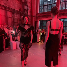 Přehlídka prádla Terezy Vu v rámci multižánrového fest1valu proběhala v industriálních prostorách Futurea v oblasti Dolních Vítkovic.