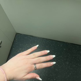 Půovdně to ale byla krásně upravené nehty s trendy tvarem.