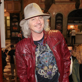 Zpěvák Peter Nagy říká, že díky mamince vždy každého slušně pozdraví.