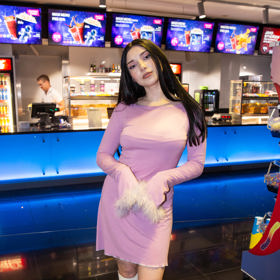 Zpěvačka Pam Rabbit se ráda obléká tak, aby ji v davu nikdo nepřehlédnul.