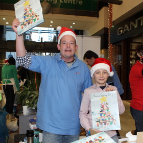 Aleš Háma brával svého staršího syna na nejrůznější společenské akce plné novinářů.