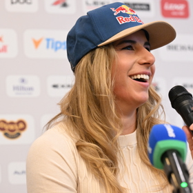 Ester Ledecká na tiskovce.