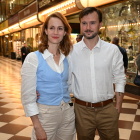 Barbora Mudrová se svým manželem.