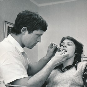 Miroslav Macek byl i stomatologem.