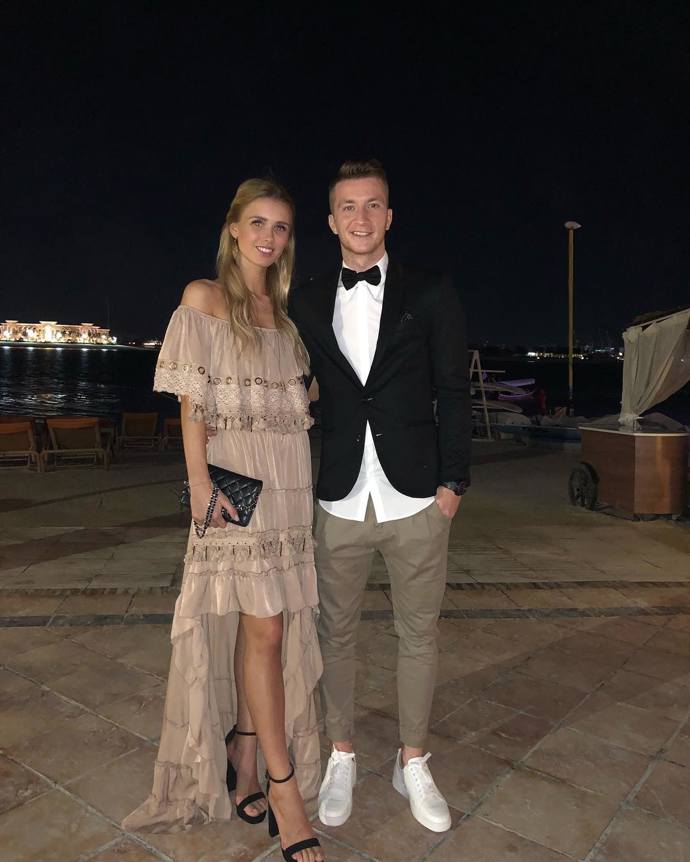 Marco se Scarlett tvoří krásný pár. 