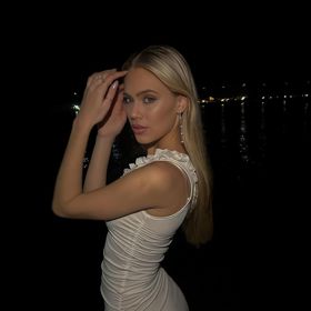 Marie vystudovala předškolní a mimoškolní pedagogiku na PED Evropská v Praze a momentálně se připravuje na přijímací zkoušky na pedagogickou fakultu. 
