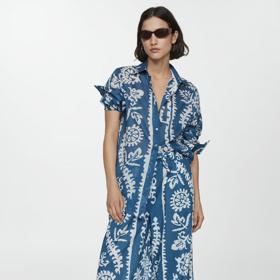 Své místo má mezi pyžama připomínajícími sety také kontrastní vzorování s létem dýchající středomořskou tématikou. (Mango)