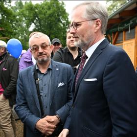 Petr Fiala se příliš dlouho nezdržel. 