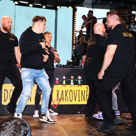 Nevraživost mezi soupeři rozhodně nevyšuměla. 