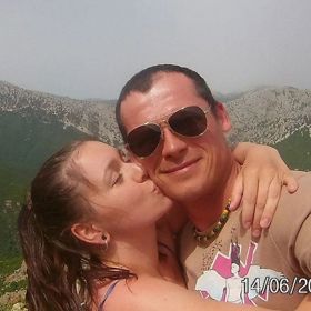 Alžběta Kolečkářová se svým zesnulým partnerem, který si před rokem dobrovolně vzal život.