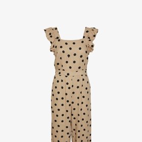 Hravé puntíky a volánkové prvky vykouzlí z overalu velmi ženskou záležitost. (YAS, 2 270 Kč)