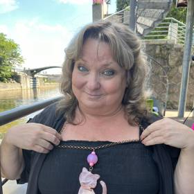 Herečka Martina Hudečková se nám pochlubila originálním šperkem.