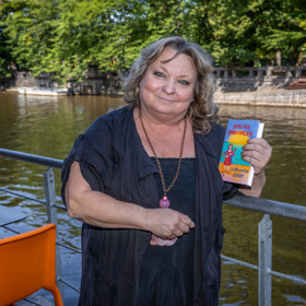 Martinu Hudečkovou jsme potkali na křtu nové knihy Haliny Pawlowské.