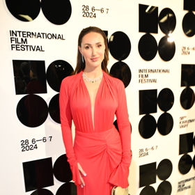 Makarenko tvrdí, že je těžké nepodlehnout svodům, zvláště v dlouhodobém vztahu. 