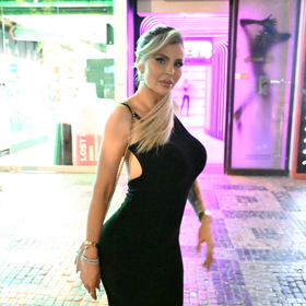 Lela Vémola před Duplexem.