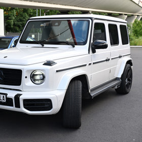 Auto Lely Vémoly mělo být ve středu ráno odtaženo.