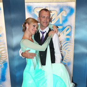 Jan Tománek se v minulých ročnících setkal v soutěži StarDance s manželkou Kamilou.