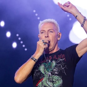 Scooter předvádí na pódiích stále obří show. 