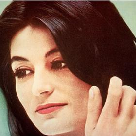 Anouk Aimée byla nádherná.