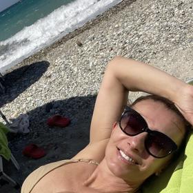 Alice Bendová se pyšní výstavní postavou.