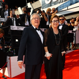 Geoffrey Rush se svou manželkou.