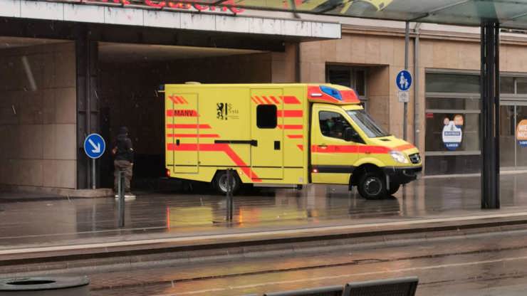 Policie a sanitka už opouští místo činu.
