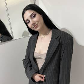 Zpěvačka Pam Rabbit nám zapózovala v šatně před svým karlovarským koncertem v Mattoni Life Baru. 