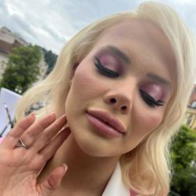 Gabriella Jiráčková se zvládá nalíčit sama, ale za problematické považuje své oči.