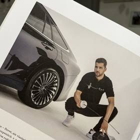 Šermíř Alexander Choupenitch je ambasadorem známé značky automobilů.