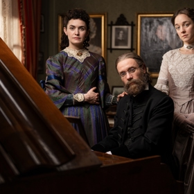 Drama o Bedřichu Smetanovi přijde na obrazovky České televize letos na podzim. V roli skladatele se představí herec Václav Neužil.