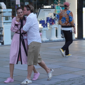 Ondřej nemohl přestat Danielu líbat. 