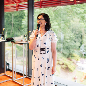 Martina Kneiflová, vedoucí partnerka EY Česká republika, na party ve Varech, kde se zahajoval 25. ročník EY Podnikatel roku. 