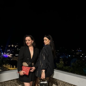 Šéfredaktorka Lifee.cz Markéta Behinová a social media redaktorka Eva Pavlišová pro vás mapují festivalové party ve Varech.