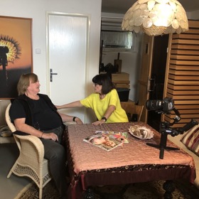 Karel Vágner pozval naši redaktorku Šárku Schmidtovou na návštěvu - setkání to bylo po letech velmi milé.