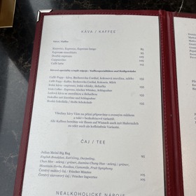 Takhle vypadá nabídka káv v Café Pupp.