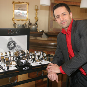 Tomáš Krejčíř o sobě říká, že je košilový typ.