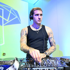 NobodyListen tvrdí, že fotbal příliš nesleduje, ale má v něm hodně přátel.