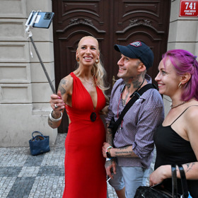 Co ale Moniku zasáhlo, bylo to, jak se Charlotte o ní vyjádřila v médiích.