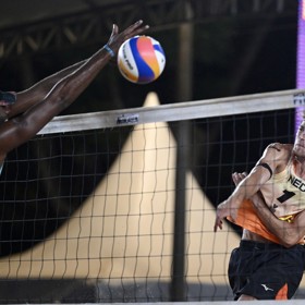 Steven Van de Velde už může opět hrát.