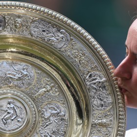 Tenistka Barbora Krejčíková svým vítězstvím dojala celou Českou republiku. 