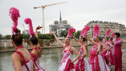 FOTO: Vystoupení kankánových tanečnic.