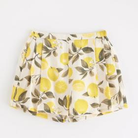 Šortky ze stejné kolekce severské značky Lindex, 999 Kč.