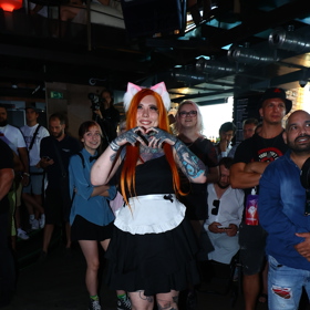 Playstation princess na tiskovce Clashe.