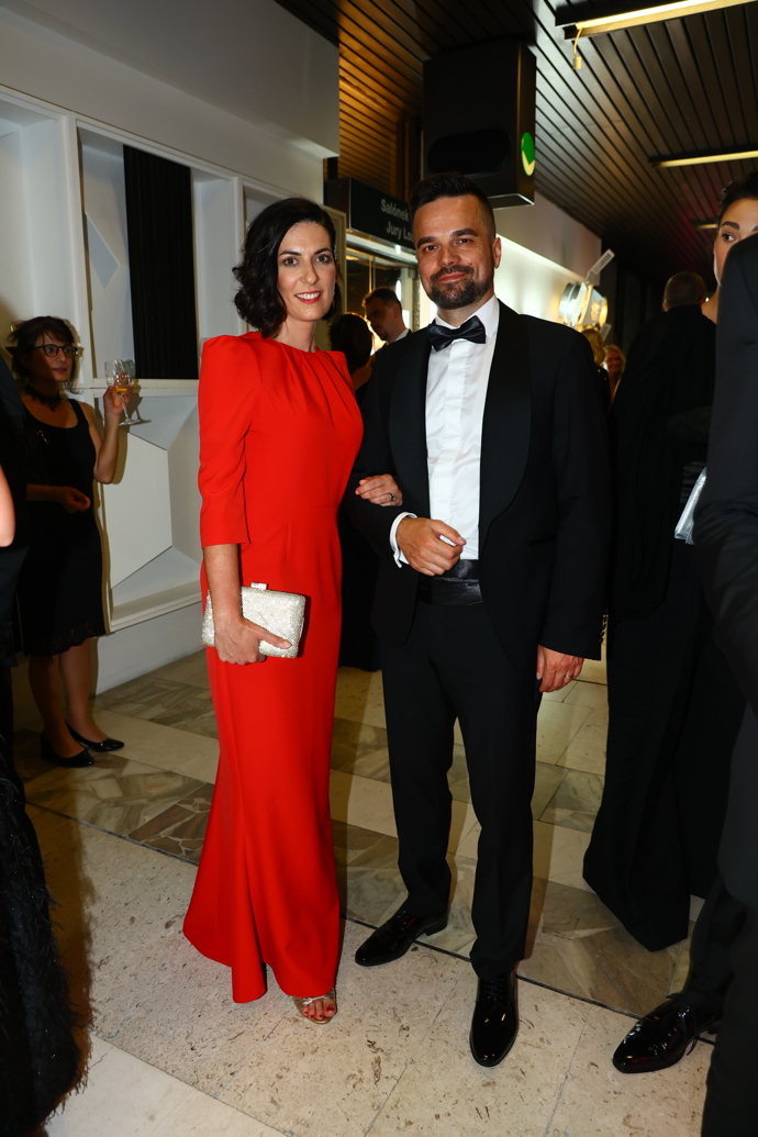 Tehdy také zvolila podobné doplňky.