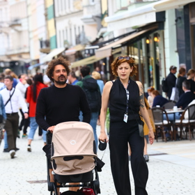 Adéla Elbel vyrazila na procházku s rodinou.